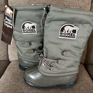 NWT Sorel Kaufman Canada Glacier II Women’s 7 Green Winter Boots